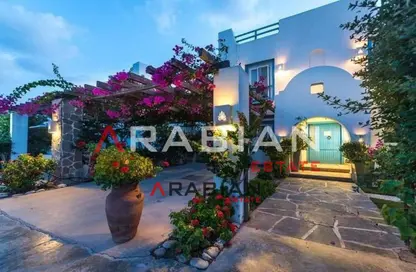 Chalet - 2 Bedrooms - 2 Bathrooms for sale in Mountain View - Ras Al Hekma - North Coast