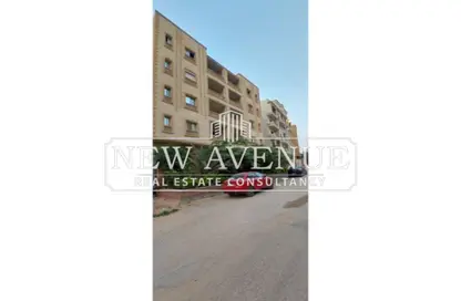 Apartment - 2 Bedrooms - 2 Bathrooms for sale in South Lotus - El Lotus - New Cairo City - Cairo