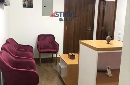 عيادة - استوديو - 1 حمام للبيع في شارع ابو داوود الظاهري - المنطقة السادسة - مدينة نصر - القاهرة