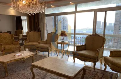 Apartment - 3 Bedrooms - 2 Bathrooms for sale in Cornish El Nile St. - Maadi - Hay El Maadi - Cairo