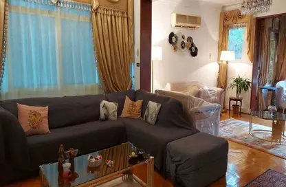 Apartment - 2 Bedrooms - 2 Bathrooms for rent in Shafik Mansour St. - Zamalek - Cairo