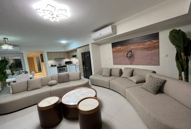 8054592 - Property Image 2