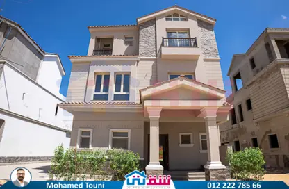 فيلا - 7 غرف نوم - 3 حمامات للبيع في مروج - سموحة - حي شرق - الاسكندرية