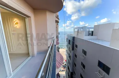 Apartment - 3 Bedrooms - 2 Bathrooms for rent in Camp Chezar - Hay Wasat - Alexandria