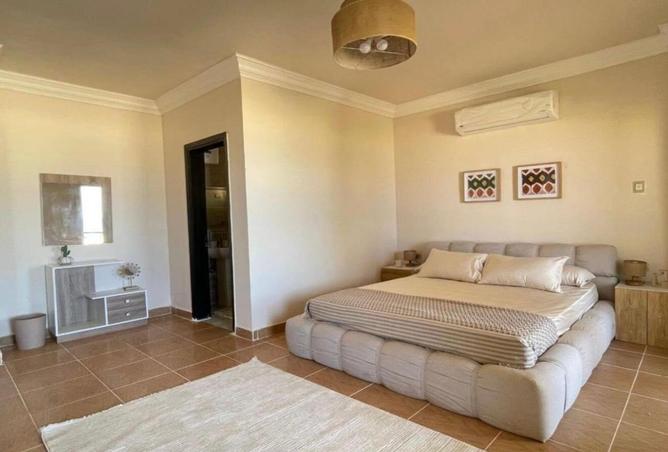8023933 - Property Image 2
