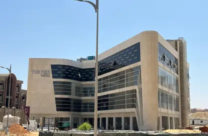 Shop - Studio - 2 Bathrooms for sale in The Pier Mall - New Capital Compounds - New Capital City - Cairo