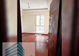 Apartment - 3 bedrooms - 2 bathrooms for للايجار in Madkhal Sharkt Al Nakhl Wa Al Handasa St. - Smouha - Hay Sharq - Alexandria