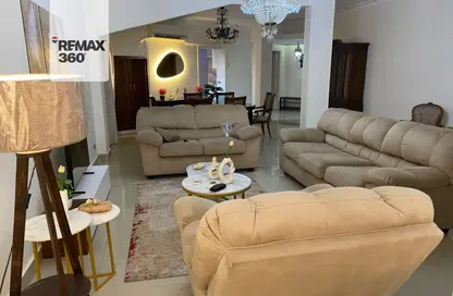 Apartment - 2 Bedrooms - 2 Bathrooms for rent in Al Mansour Mohamed St. - Zamalek - Cairo