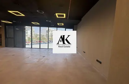 Office Space - Studio - 1 Bathroom for rent in Hyde Park Business District Mall - South Teseen St. - The 5th Settlement - New Cairo City - Cairo