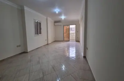 Apartment - 3 Bedrooms - 3 Bathrooms for rent in Al Mostathmir El Saghir - 10th District - Sheikh Zayed City - Giza