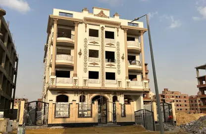Apartment - 3 Bedrooms - 3 Bathrooms for sale in Bait Alwatan - The 5th Settlement - New Cairo City - Cairo