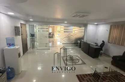 شقة - 3 غرف نوم - 2 حمامات للبيع في شارع علي امين - المنطقة الأولى - مدينة نصر - القاهرة