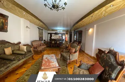 Apartment - 3 Bedrooms - 3 Bathrooms for rent in Kasr Al Safa St. - Zezenia - Hay Sharq - Alexandria