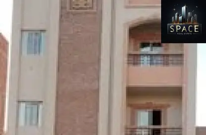 بناية كاملة - 8 غرف نوم - 8 حمامات للايجار في مدينة بدر - القاهرة