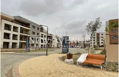 Apartment - 2 Bedrooms - 2 Bathrooms for sale in District 5 - 5th Settlement Compounds - The 5th Settlement - New Cairo City - Cairo