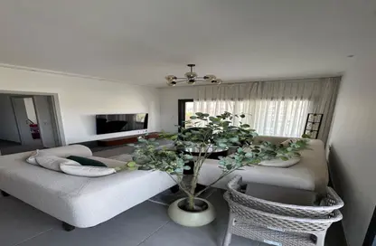 Apartment - 3 Bedrooms - 3 Bathrooms for sale in El Patio Riva - The 6th Settlement - New Cairo City - Cairo