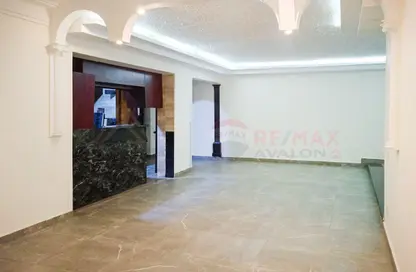 شقة - 3 غرف نوم - 2 حمامات للبيع في شارع كفر عبده - كفر عبده - رشدي - حي شرق - الاسكندرية