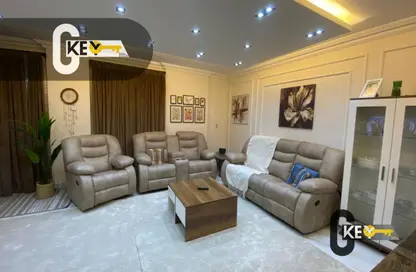 شقة - 3 غرف نوم - 2 حمامات للايجار في شارع طلعت مصطفي - الرحاب المرحلة الخامسة - الرحاب - مدينة القاهرة الجديدة - القاهرة