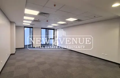 Office Space - Studio - 1 Bathroom for rent in Hyde Park Business District Mall - South Teseen St. - The 5th Settlement - New Cairo City - Cairo