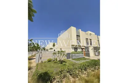 منزل مزدوج - 4 غرف نوم - 4 حمامات للبيع في كمبوند البروج - كمبوندات الشروق - مدينة الشروق - القاهرة