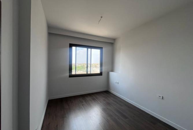 8373053 - Property Image 3