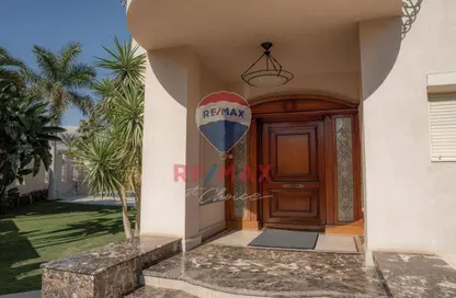 فيلا - 6 غرف نوم - 6 حمامات للبيع في النخيل - كمبوندات الشروق - مدينة الشروق - القاهرة