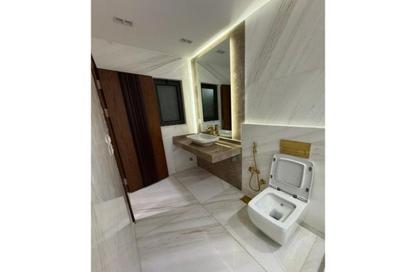 Apartment - 3 Bedrooms - 3 Bathrooms for sale in Lake View Residence - 5th Settlement Compounds - The 5th Settlement - New Cairo City - Cairo