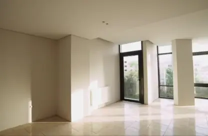 شقة - 4 غرف نوم - 5 حمامات للايجار في غرب الجولف - كمبوندات القطامية - القطامية - مدينة القاهرة الجديدة - القاهرة