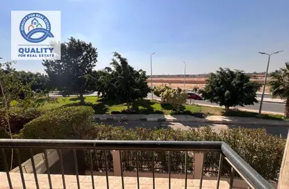 منزل مزدوج - 4 غرف نوم - 4 حمامات للبيع في مدينة الشروق - القاهرة