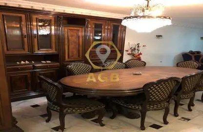 Apartment - 3 Bedrooms - 2 Bathrooms for sale in Hassan Assem St. - Zamalek - Cairo