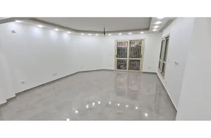 Apartment - 3 Bedrooms - 2 Bathrooms for sale in Al Khamayel city - Sheikh Zayed Compounds - Sheikh Zayed City - Giza