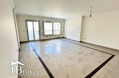 Apartment - 3 Bedrooms - 3 Bathrooms for rent in Al Ekbal St. - Laurent - Hay Sharq - Alexandria Apartment - 3 Bedrooms - 3 Bathrooms for rent in Al Ekbal St. - Laurent - Hay Sharq - Alexandria
