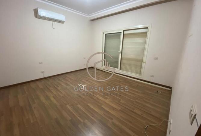 8403908 - Property Image 3