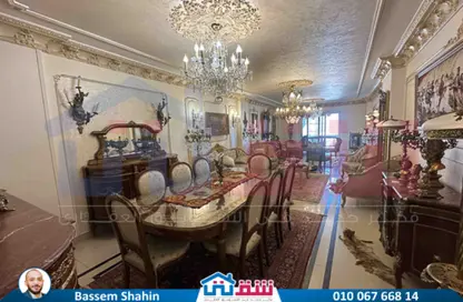 شقة - 3 غرف نوم - 2 حمامات للبيع في شارع ابو قير - جليم - حي شرق - الاسكندرية
