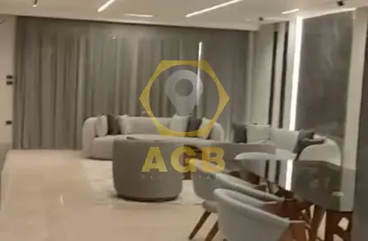 شقة - 4 غرف نوم - 4 حمامات للبيع في شارع البطل احمد عبد العزيز - المهندسين - الجيزة