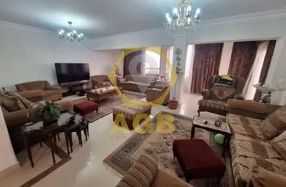 شقة - 4 غرف نوم - 2 حمامات للبيع في شارع عبد الحميد بدوي - ميدان الحجاز - النزهة - القاهرة