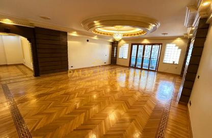 Apartment - 3 Bedrooms - 2 Bathrooms for sale in Al Ekbal St. - Laurent - Hay Sharq - Alexandria