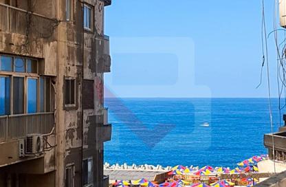 شقة - 3 غرف نوم - 2 حمامات للايجار في سابا باشا - حي شرق - الاسكندرية
