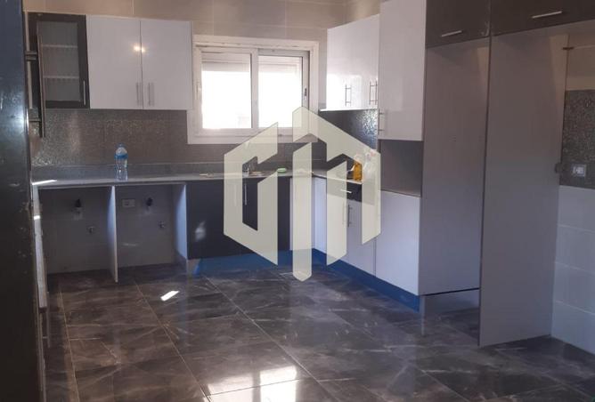 8049941 - Property Image 3