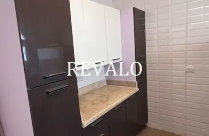 Apartment - 3 Bedrooms - 2 Bathrooms for rent in West Somid Road - West Somid - 6 October City - Giza