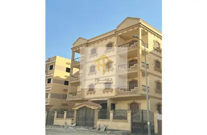 Apartment - 3 Bedrooms - 2 Bathrooms for sale in Italian Neighborhood Road - Hadayek October - 6 October City - Giza