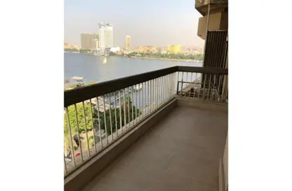 شقة - 4 غرف نوم - 3 حمامات للبيع في شارع النيل - الدقي - الجيزة