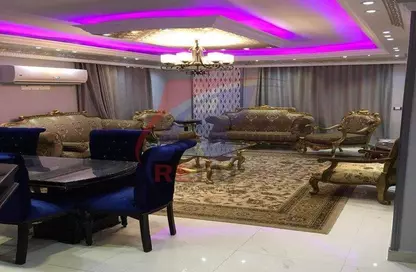 Apartment - 3 Bedrooms - 2 Bathrooms for sale in Dr Hassanein Abdulqader St. - 6th Zone - Nasr City - Cairo