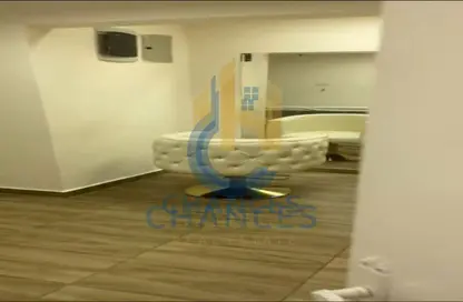 Shop - Studio - 1 Bathroom for sale in Zahraa Al Maadi Tunnel - Degla - Hay El Maadi - Cairo