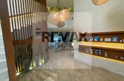 فيلا - 8 غرف نوم - 8 حمامات للبيع في ستيلا سيدي عبد الرحمن - سيدي عبد الرحمن - الساحل الشمالي