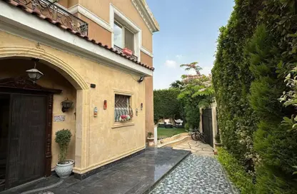 Villa - 5 Bedrooms - 4 Bathrooms for sale in Hood 3 St. - Green Belt - 6 October City - Giza