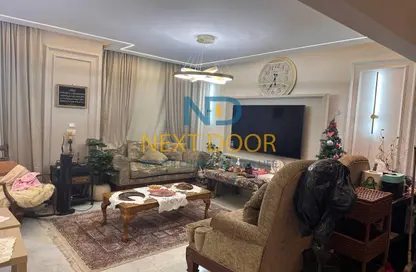 Apartment - 2 Bedrooms - 2 Bathrooms for sale in Stone Residence - 5th Settlement Compounds - The 5th Settlement - New Cairo City - Cairo