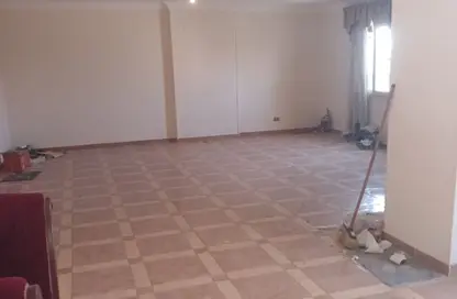 Apartment - 3 Bedrooms - 1 Bathroom for rent in Asmaa Fahmy St. - Ard El Golf - Heliopolis - Masr El Gedida - Cairo
