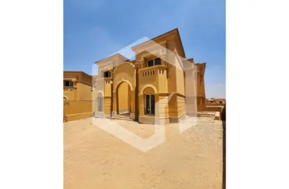 فيلا - 5 غرف نوم - 6 حمامات للبيع في رويال ميدوز - كمبوندات الشيخ زايد - الشيخ زايد - الجيزة