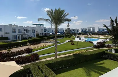 Chalet - 3 Bedrooms - 2 Bathrooms for sale in Mountain View - Ras Al Hekma - North Coast